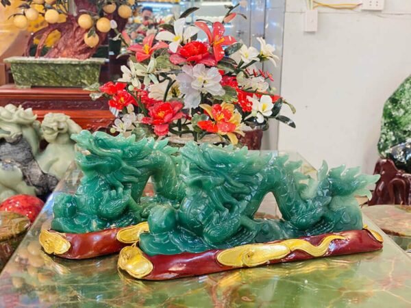 Rồng thạch anh xanh là linh vật người tuổi Tý nên sở hữu